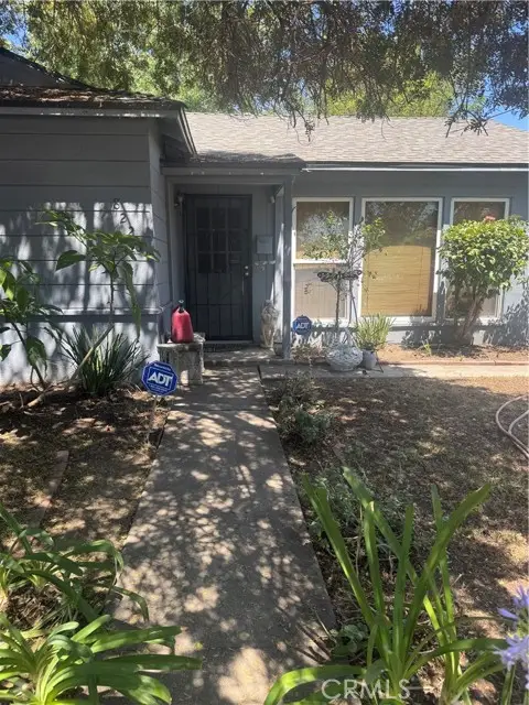 8226 WhiteOak Avenue, Northridge, CA 91325