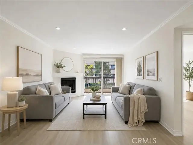 5510 Owensmouth  #212, Woodland Hills, CA 91367 - #2