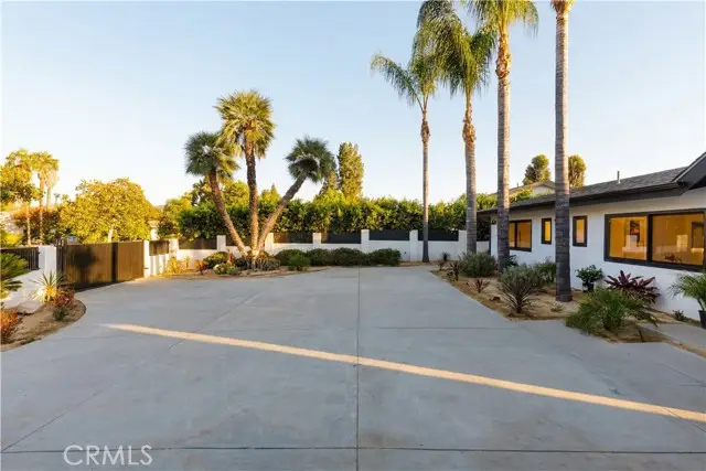 5313 Crebs Avenue, Tarzana, CA 91356 - #2