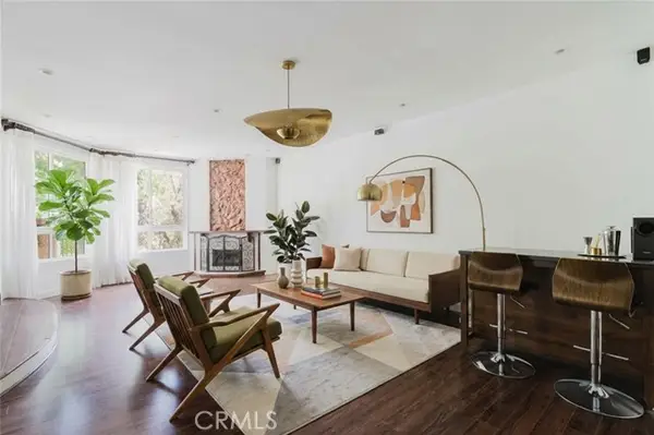 5333 Zelzah Avenue  #203, Encino, CA 91316
