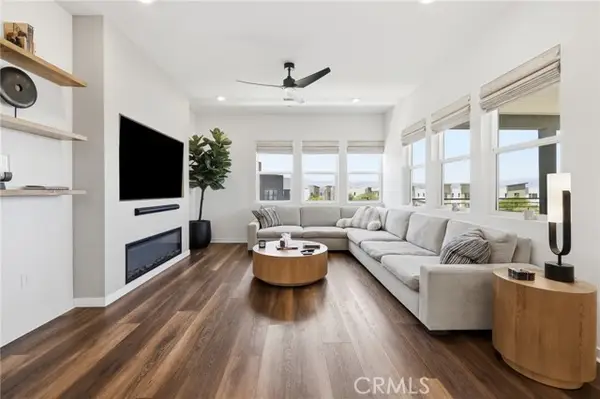 27525 Illumination Court, Valencia, CA 91381