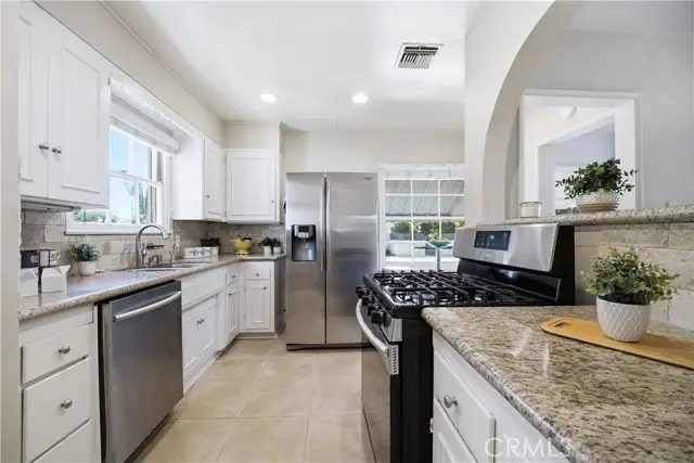 17061 Lorne, Van Nuys, CA 91406 - #2
