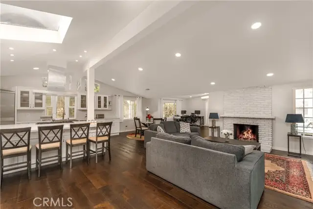 5708 Mcdonie, Woodland Hills, CA 91367 - #1