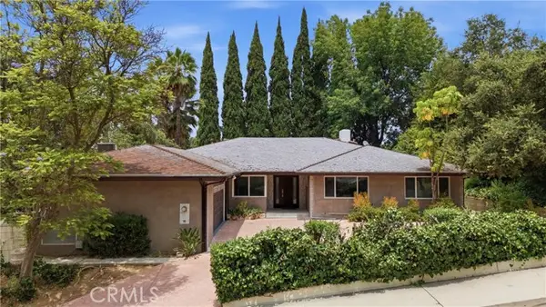 15701 Royal Ridge, Sherman Oaks, CA 91403