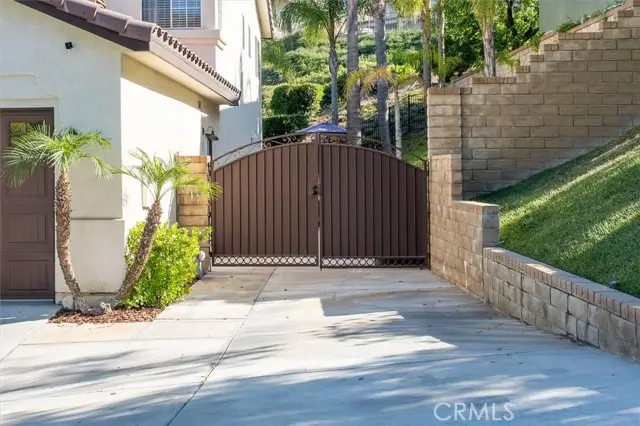 29053 Raintree Lane, Saugus, CA 91390 - #3