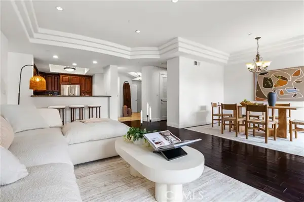 12044 Hoffman  #303, Studio City, CA 91604