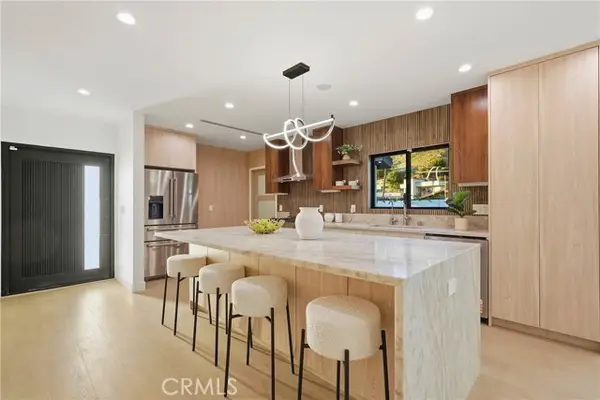 21407 Mulholland Drive, Woodland Hills, CA 91364