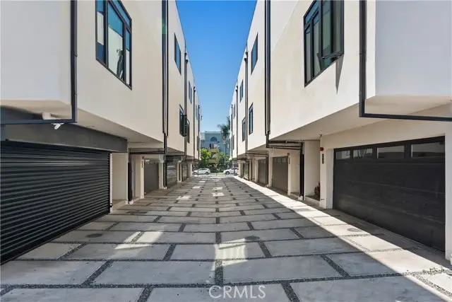 6511 Contour, North Hollywood, CA 91606 - #2