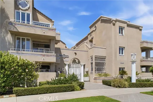 3990 Nobel  #103, San Diego, CA 92122 - #3