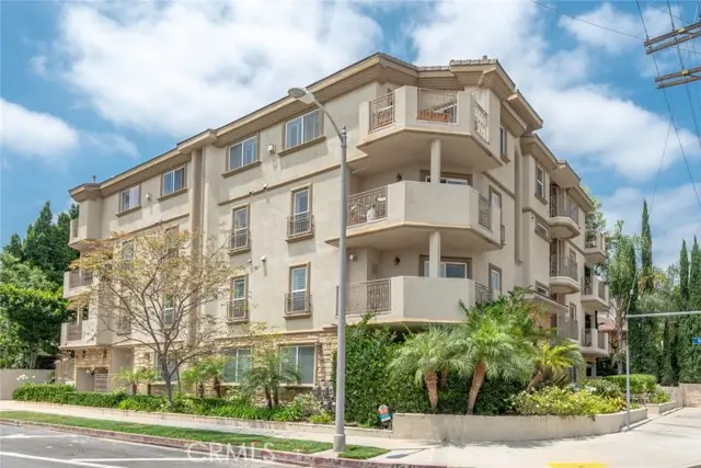 11540 Moorpark Street  #401, Studio City, CA 91602 - #2