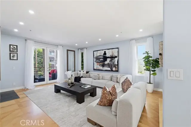 14271 Dickens Street  #201, Sherman Oaks, CA 91423 - #2