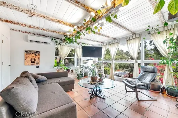 8869 Lookout Mountain Ave, Los Angeles, CA 90046