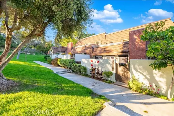 10055 Larwin  #3, Chatsworth, CA 91311