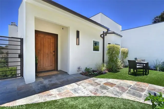 15059 Rayneta Drive, Sherman Oaks, CA 91403 - #2