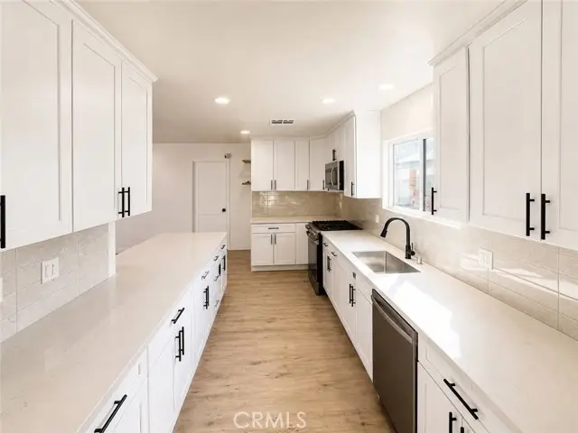 8908 Lev Avenue, Arleta, CA 91331 - #3
