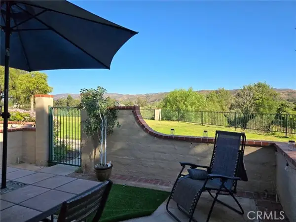 236 Country Club Drive  #B, Simi Valley, CA 93065