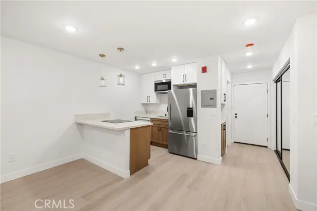 22100 Burbank  #250f, Woodland Hills, CA 91367 - #2