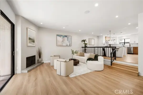 5711 Owensmouth  #125, Woodland Hills, CA 91367