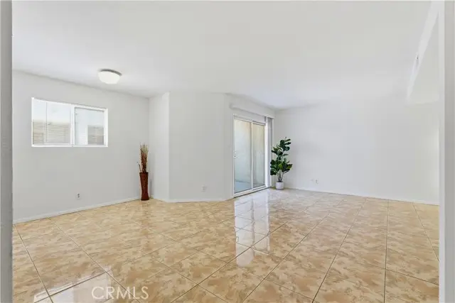 7651 Reseda, Reseda, CA 91335 - #2