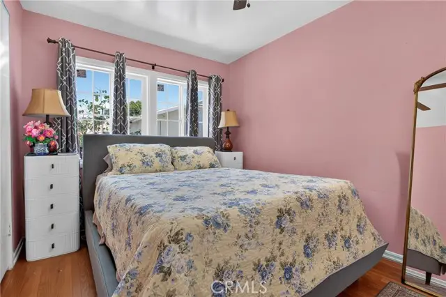18809 Vanowen, Reseda, CA 91335 - #2