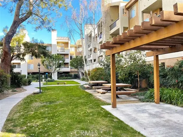 5500 Owensmouth  #218, Woodland Hills, CA 91367 - #3