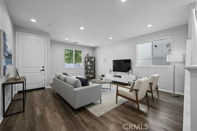 15607 Lilli Way, Van Nuys, CA 91406 - #2