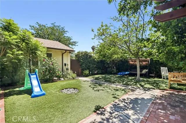 18937 Sylvan Street, Tarzana, CA 91335 - #2