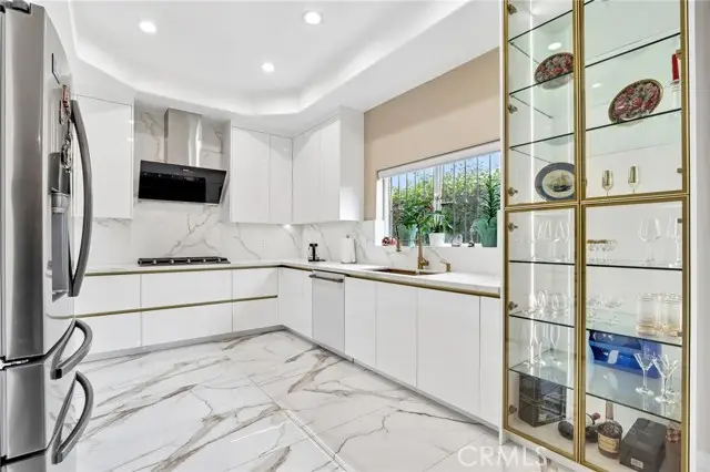 6921 Kian Court, Van Nuys, CA 91406 - #2