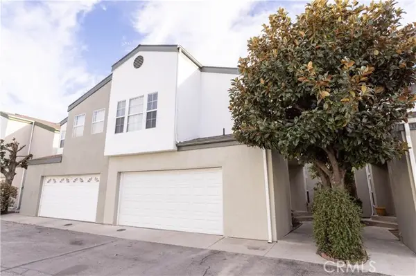 9146 Lemona Avenue  #105, North Hills, CA 91343