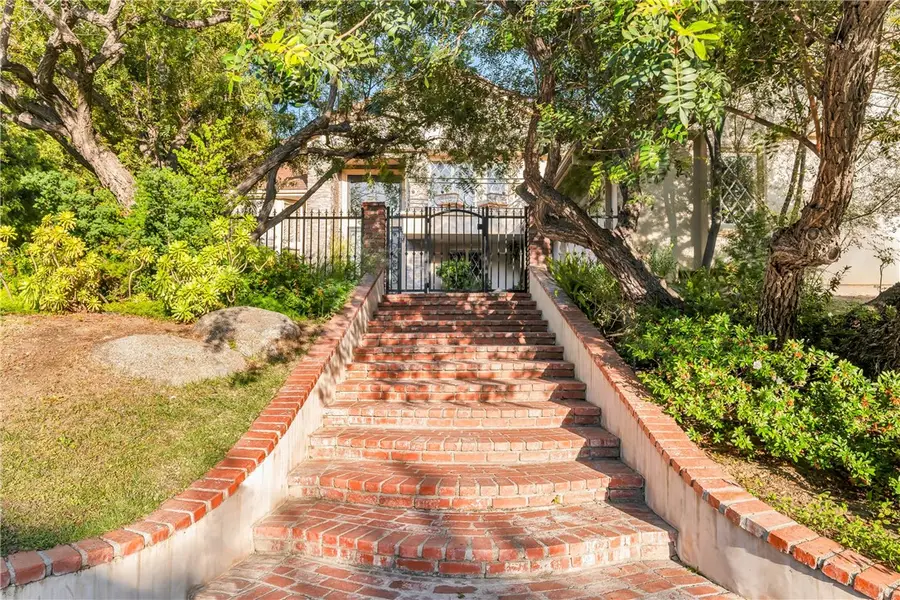 4200 Gayle Drive, Tarzana, CA 91356 - #2