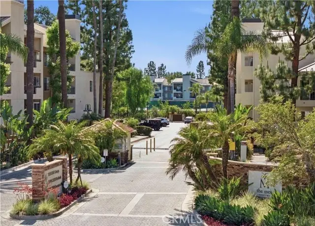 5520 Owensmouth  #311, Woodland Hills, CA 91367 - #3