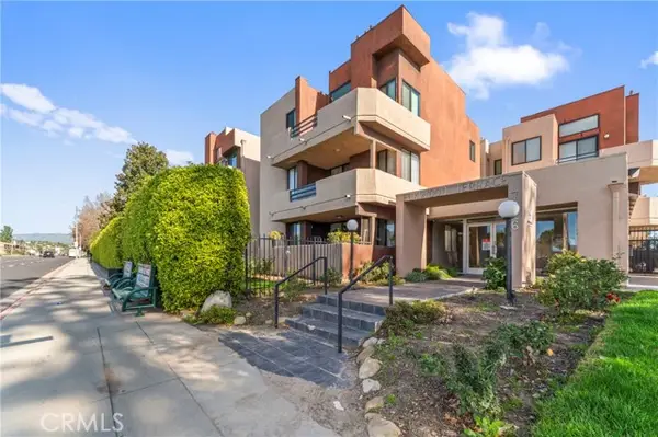 7826 Topanga Canyon Blvd  #308, Canoga Park, CA 91304