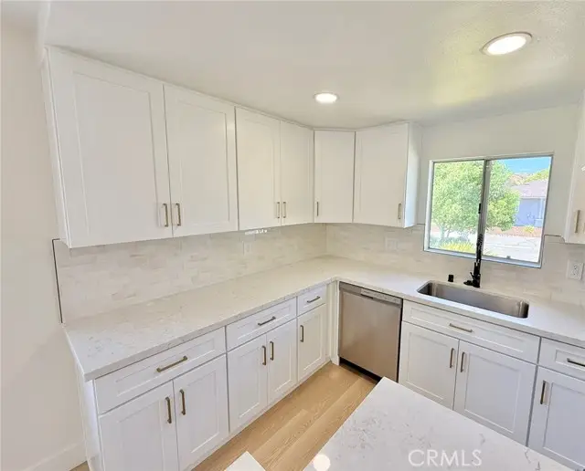 28196 Robin, Saugus, CA 91350 - #3