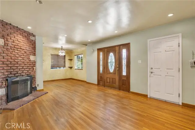7134 Stansbury Avenue, Van Nuys, CA 91405 - #3