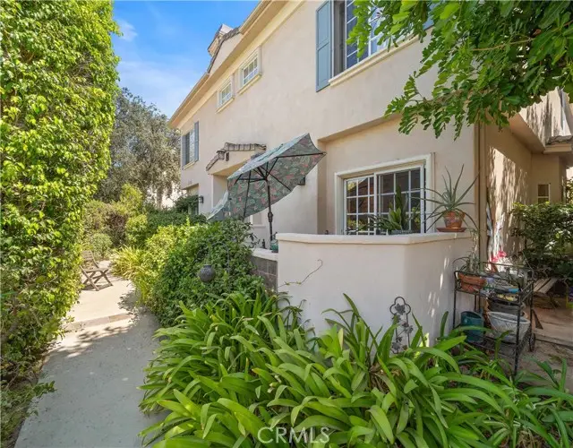 11808 Riverside Drive  #3, Valley Village, CA 91607 - #2