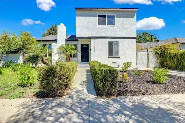 19549 Schoolcraft, Reseda, CA 91335 - #3