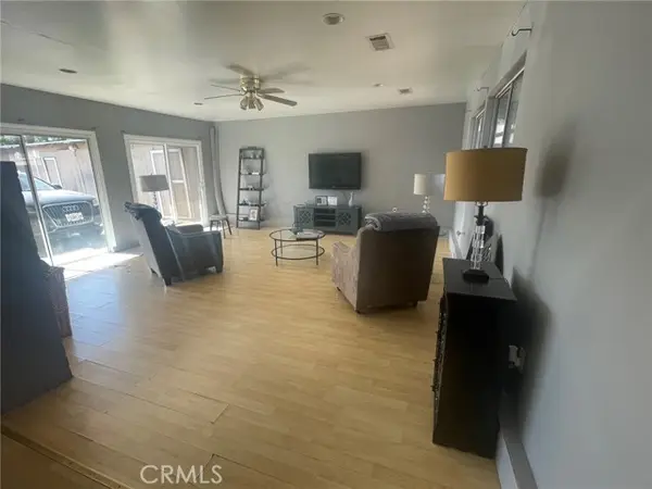 8233 Fallbrook Avenue, West Hills, CA 91304