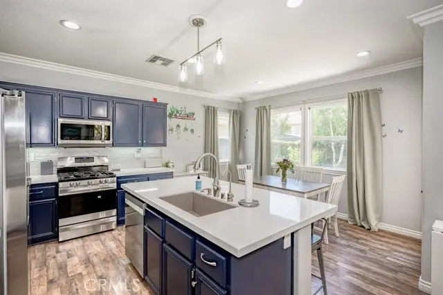 28315 Maitland, Saugus, CA 91350 - #3