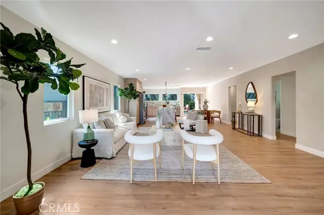 22120 Costanso Street, Woodland Hills, CA 91364 - #3