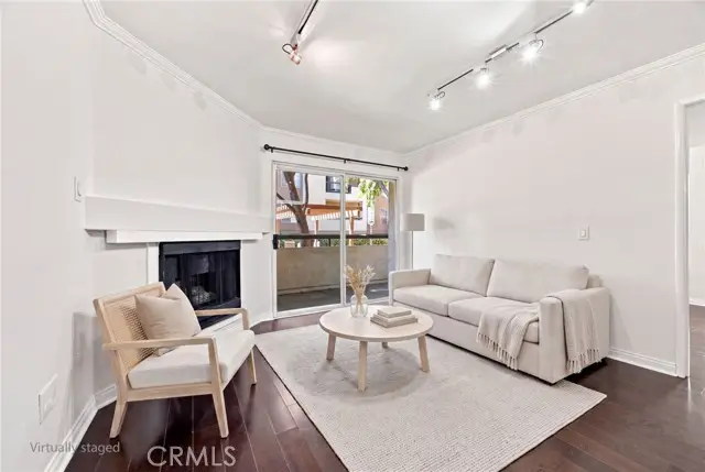 21400 Burbank  #106, Woodland Hills, CA 91367 - #3