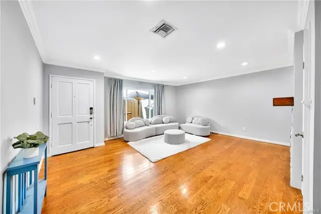 18631 Collins  #10, Tarzana, CA 91356 - #2