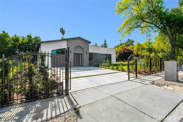 20100 Hatteras Street, Woodland Hills, CA 91367 - #2