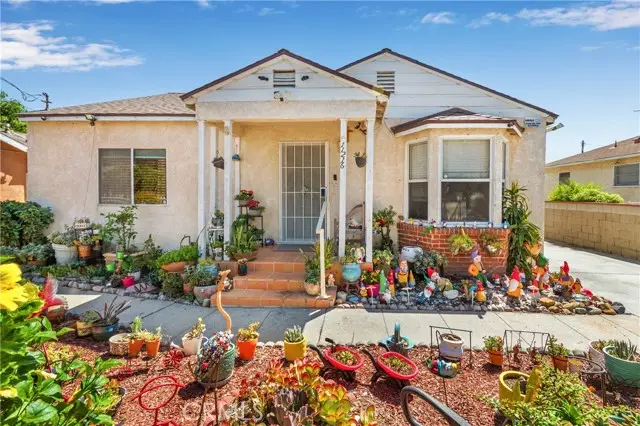 11216 Erwin Street, North Hollywood, CA 91606 - #2