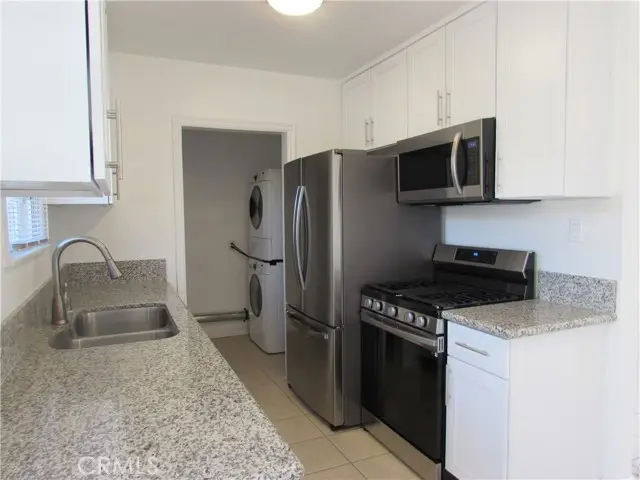 10116 Owensmouth, Chatsworth, CA 91311 - #2