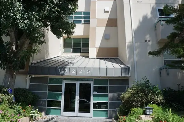 11225 Peach Grove Street  #202, North Hollywood, CA 91601