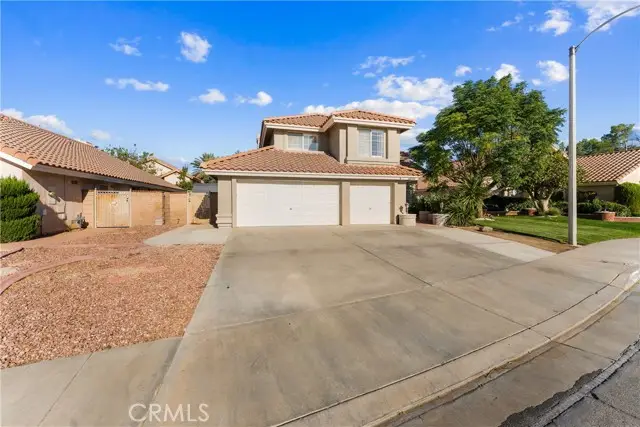 38706 La Mancha Court, Palmdale, CA 93550 - #3