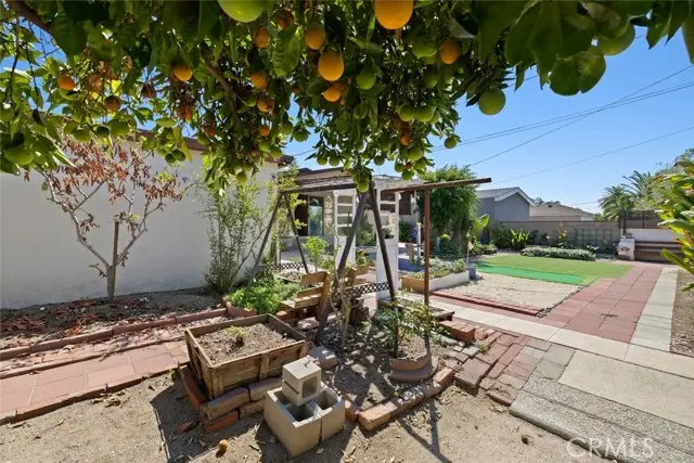 8127 Wilkinson Avenue, North Hollywood, CA 91605 - #3