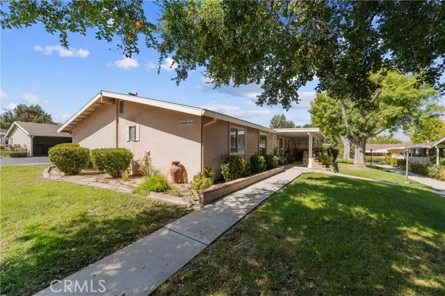 19229 Avenue Of The Oaks  #A, Newhall, CA 91321 - #2