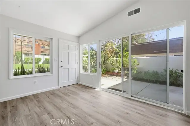 10445 Larwin unit 3  #3, Chatsworth, CA 91311 - #3