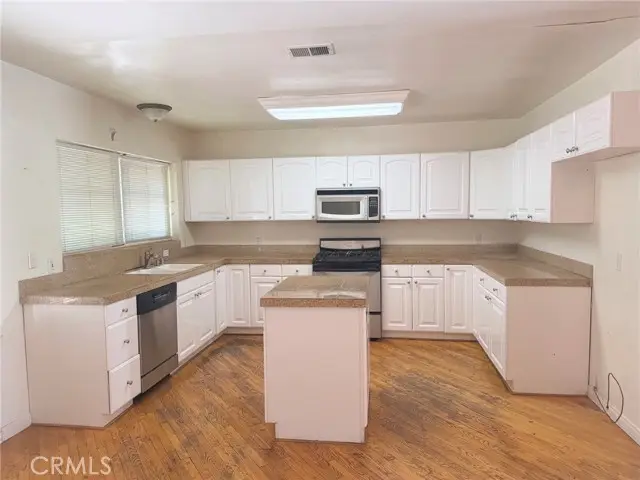 17605 Tarzana Street, Encino, CA 91316 - #3